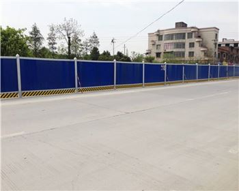 武侯区绵阳木踏板施工围挡 武侯区绵阳木踏板施工围挡