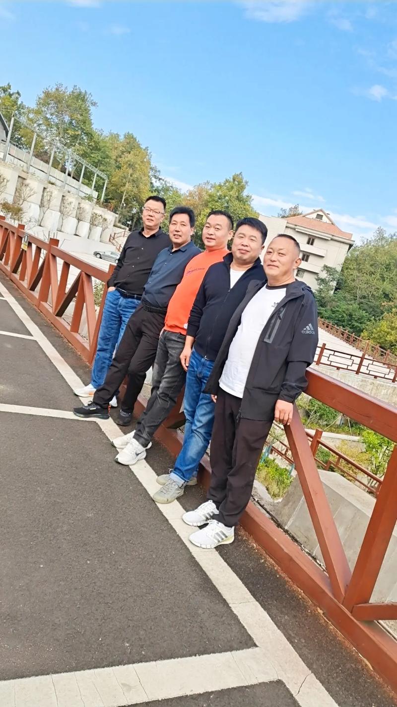 纽约华人与警察激烈冲突,绝对策略计划研究_社交版40.12.0